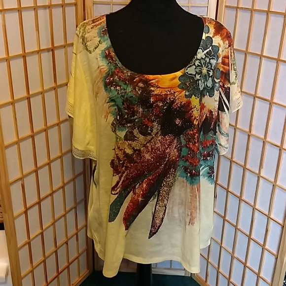 live and let live Tops - Beaded Graphic T-Shirt Live and Let Live Size 2X